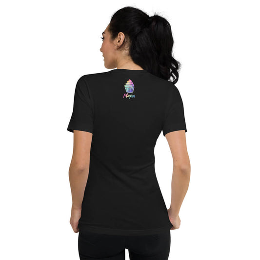Camiseta de Manga Corta y Cuello de Pico “Tú mandas y yo obedezco”